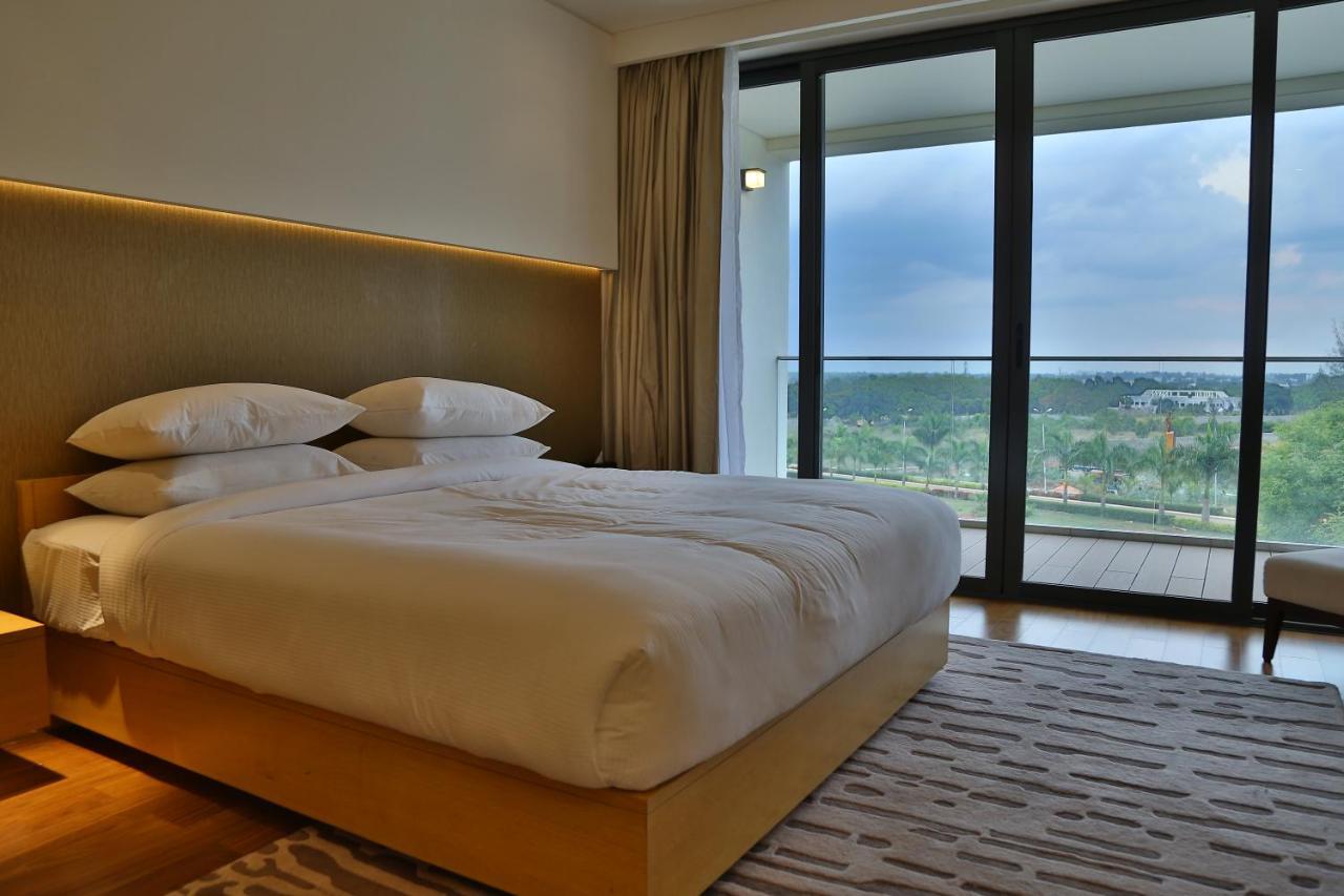 Blvd Club - Near Bengaluru Airport Hotel Settahalasūr Eksteriør billede