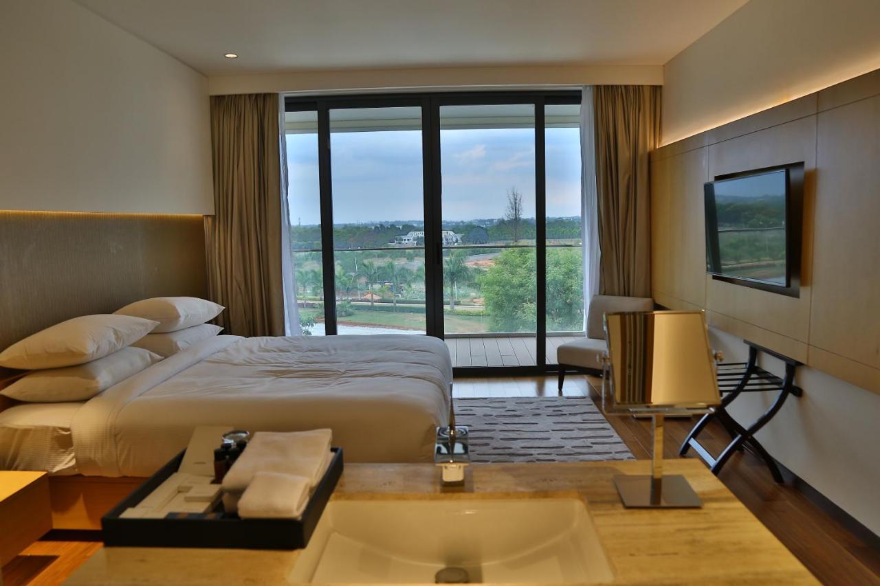 Blvd Club - Near Bengaluru Airport Hotel Settahalasūr Eksteriør billede